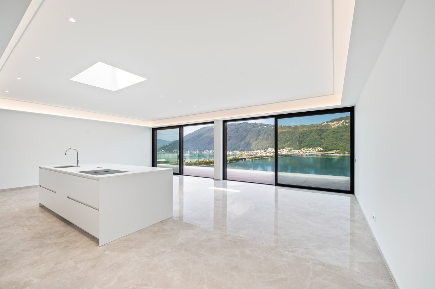 5 rooms apartment