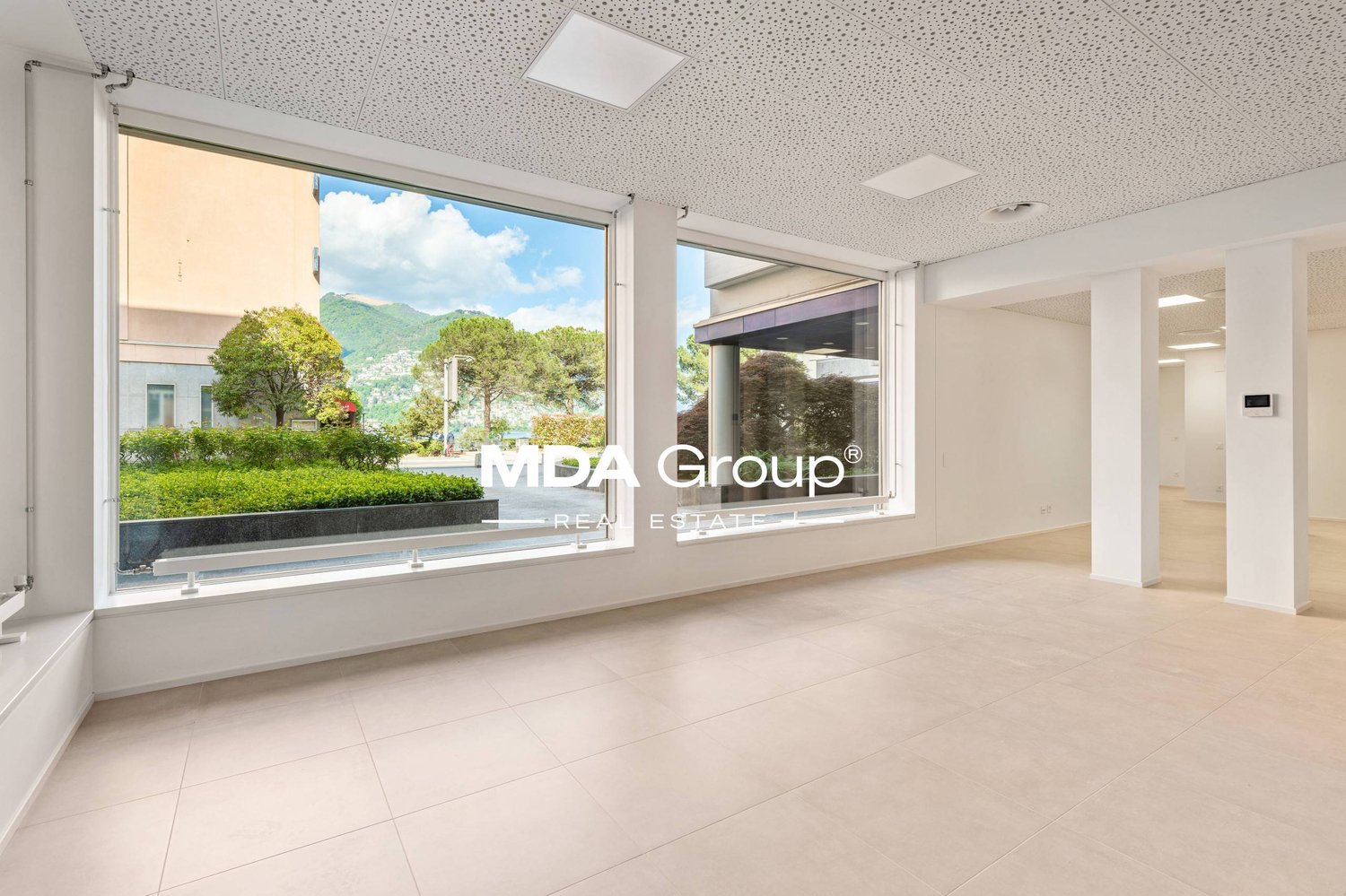 205m² shop