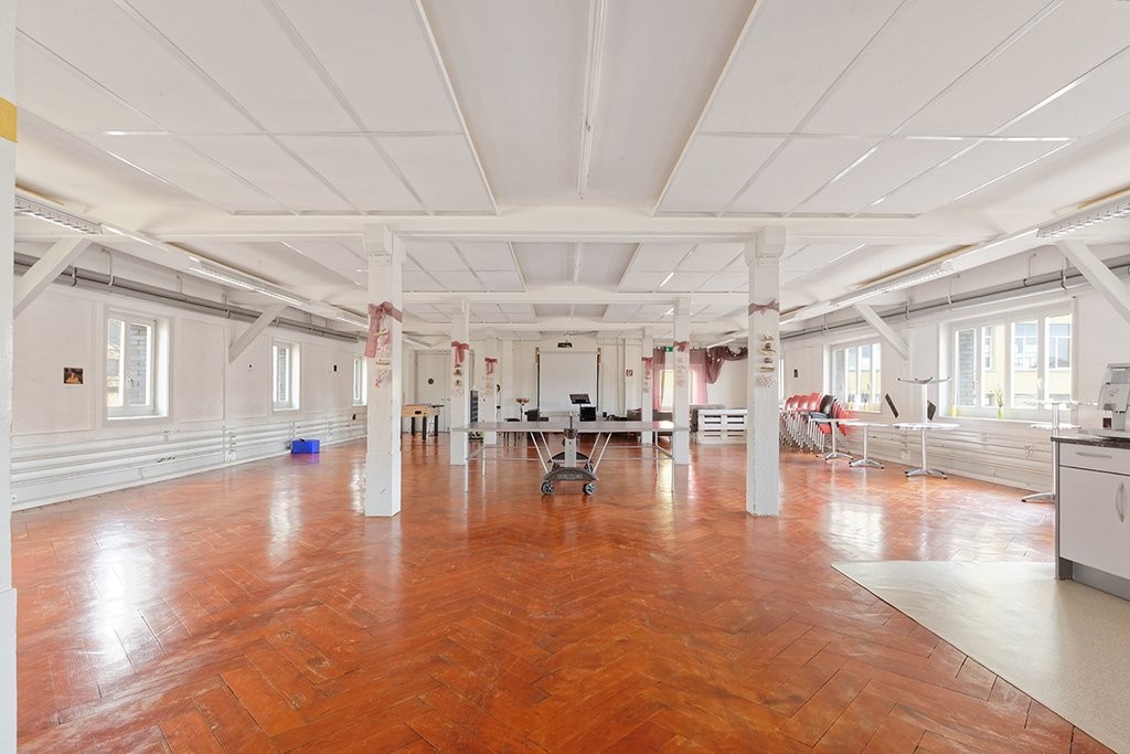 378m² commerciale