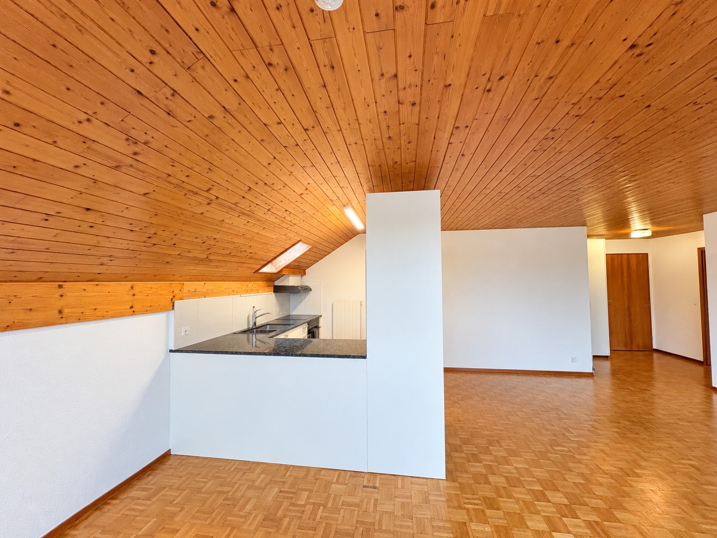 Appartamento mansardato di 3 ½ locali, foto 4 di 10