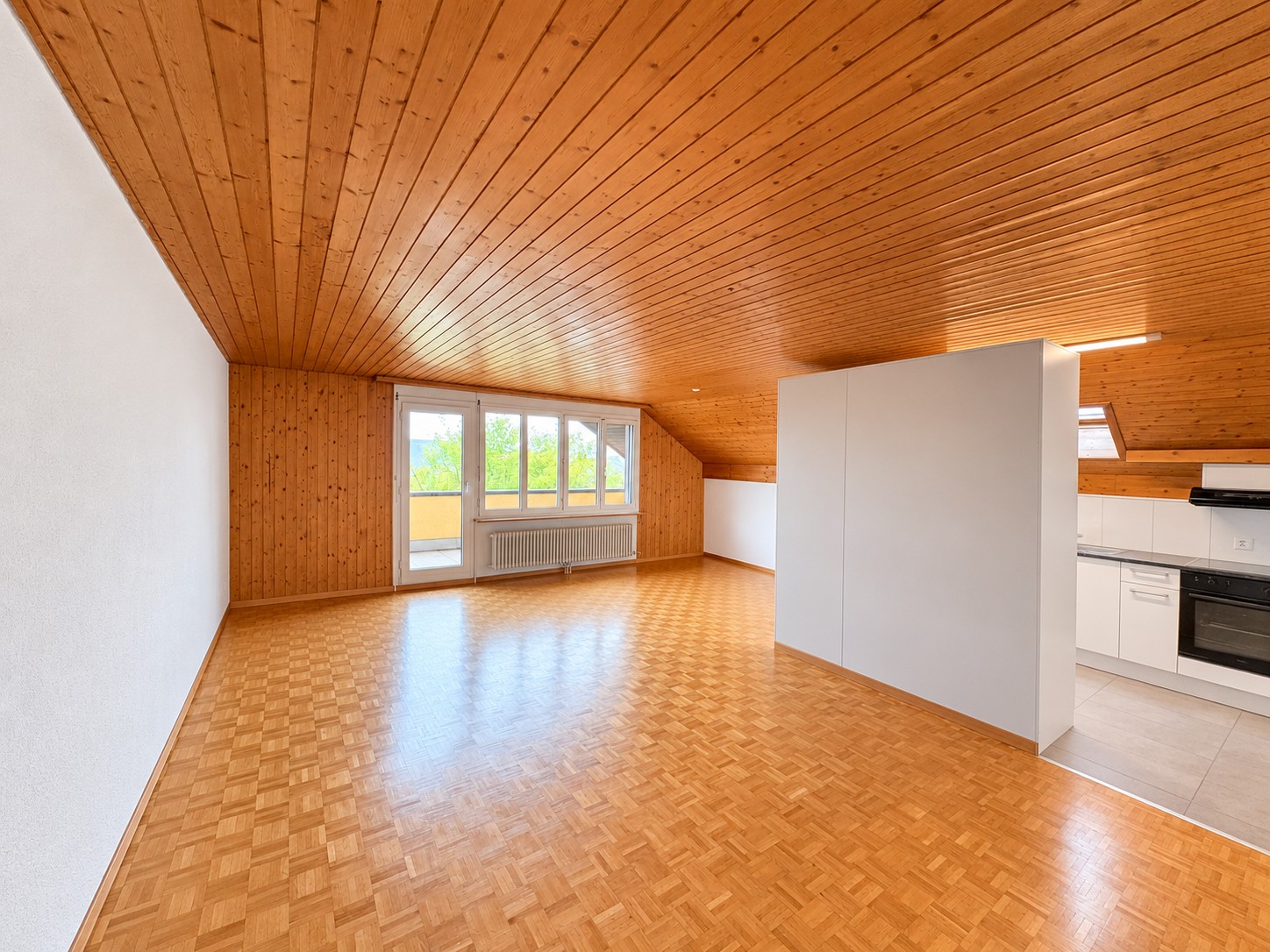 Appartamento mansardato di 3 ½ locali, foto 1 di 10