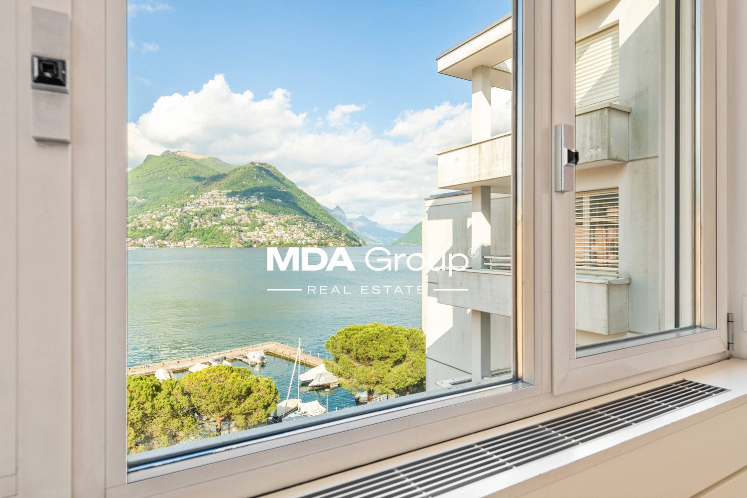 2000m² office