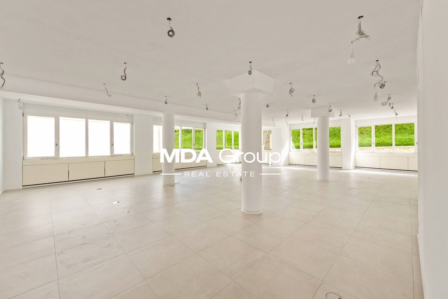 2000m² office