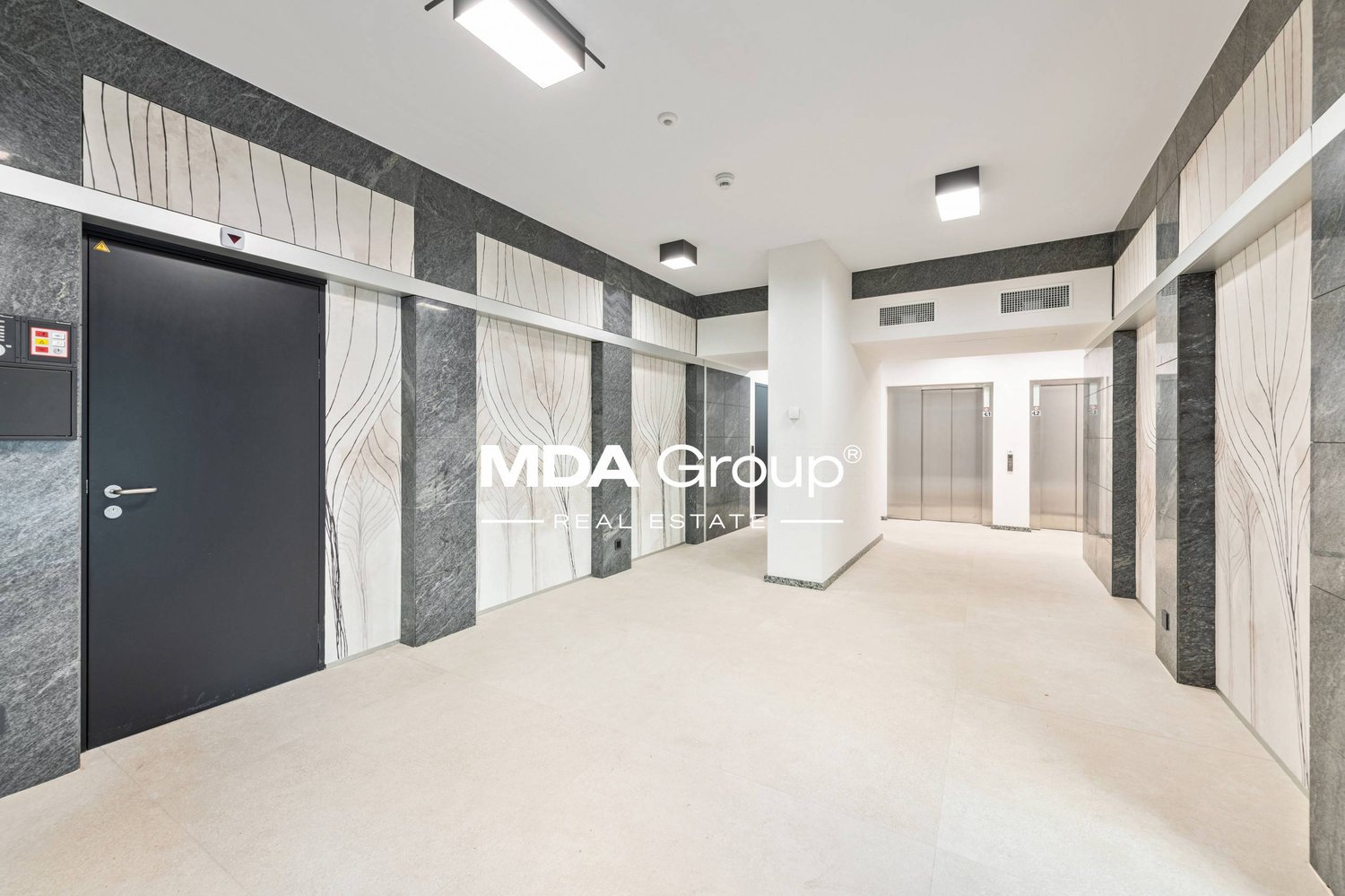 2000m² office