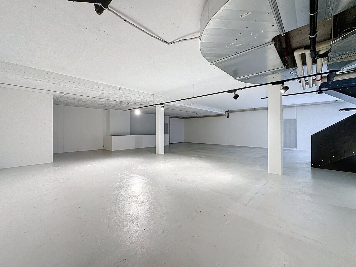 negozio di 380m², foto 6 di 9