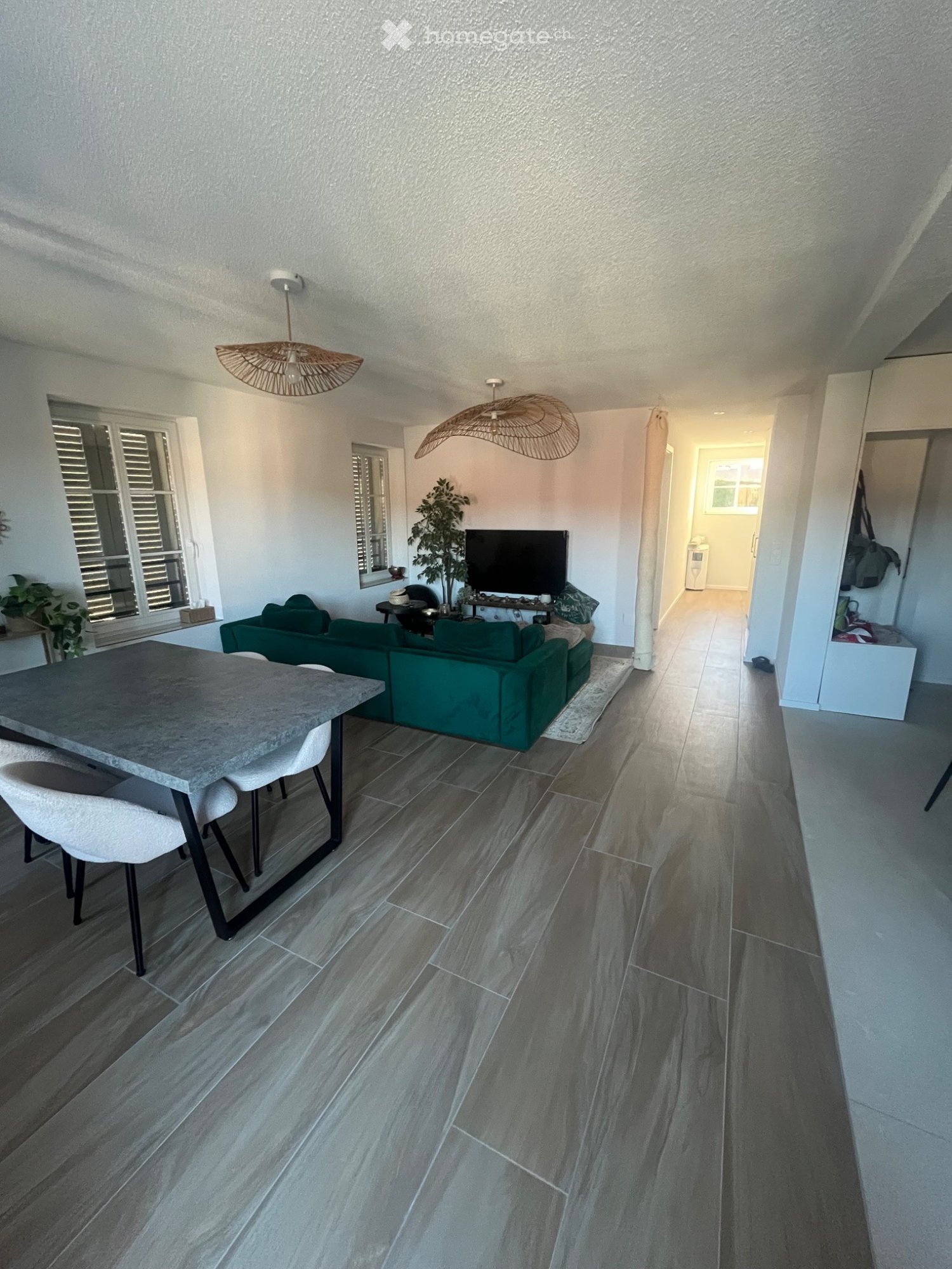 5 rooms apartment