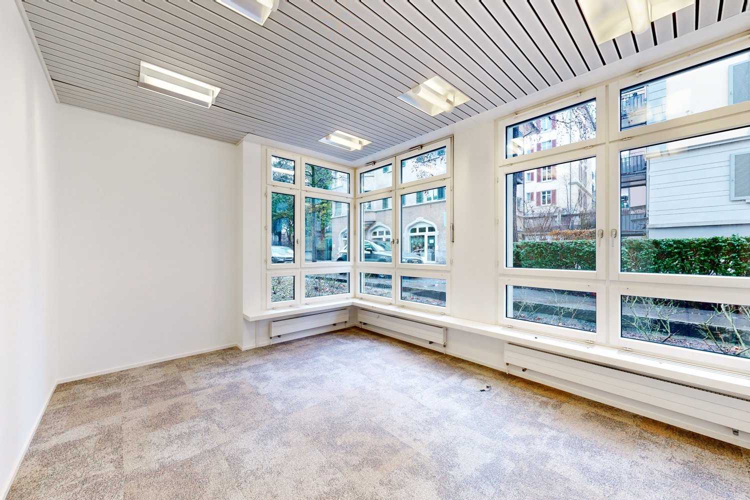 160m² office