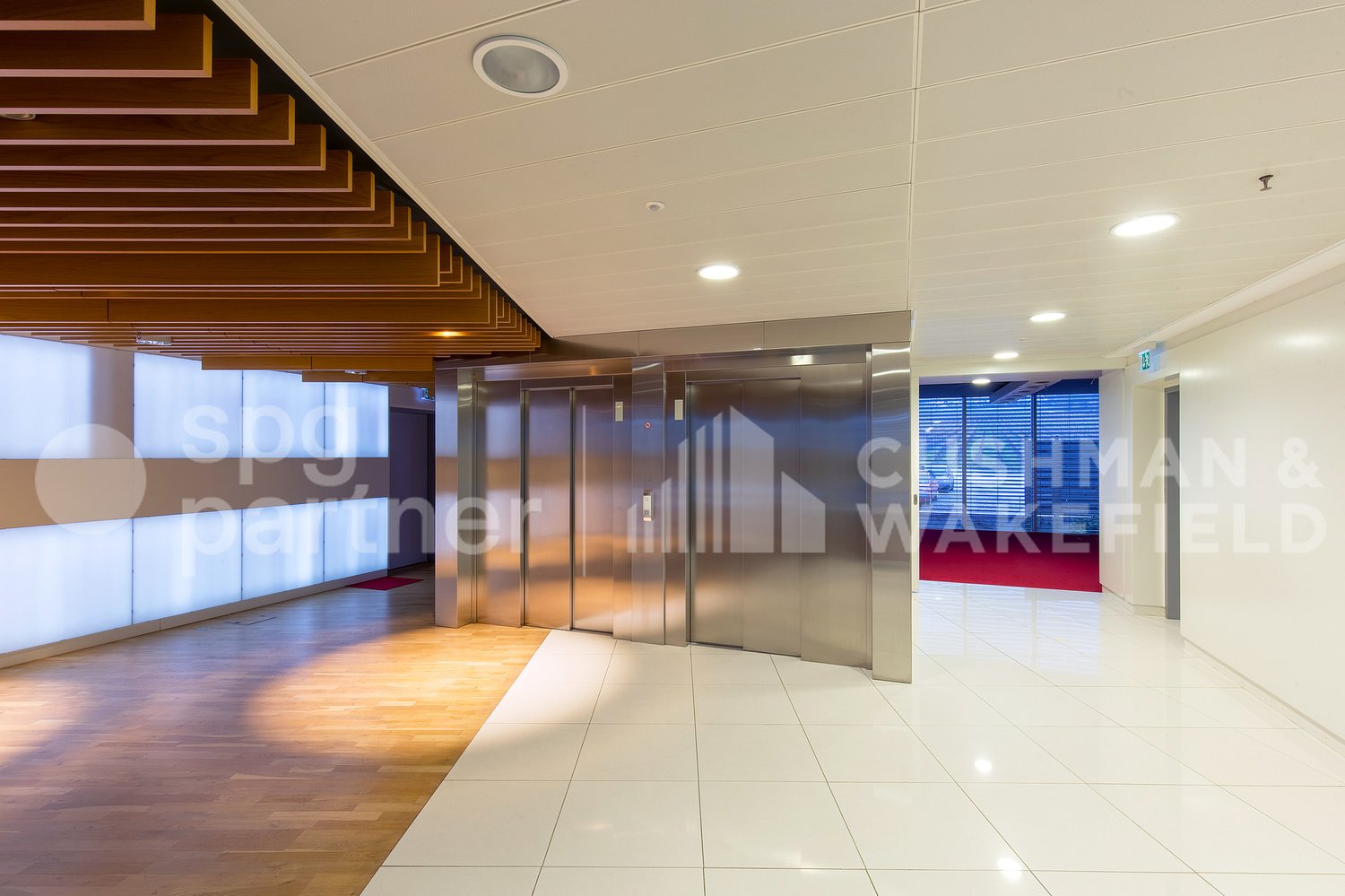 300m² office