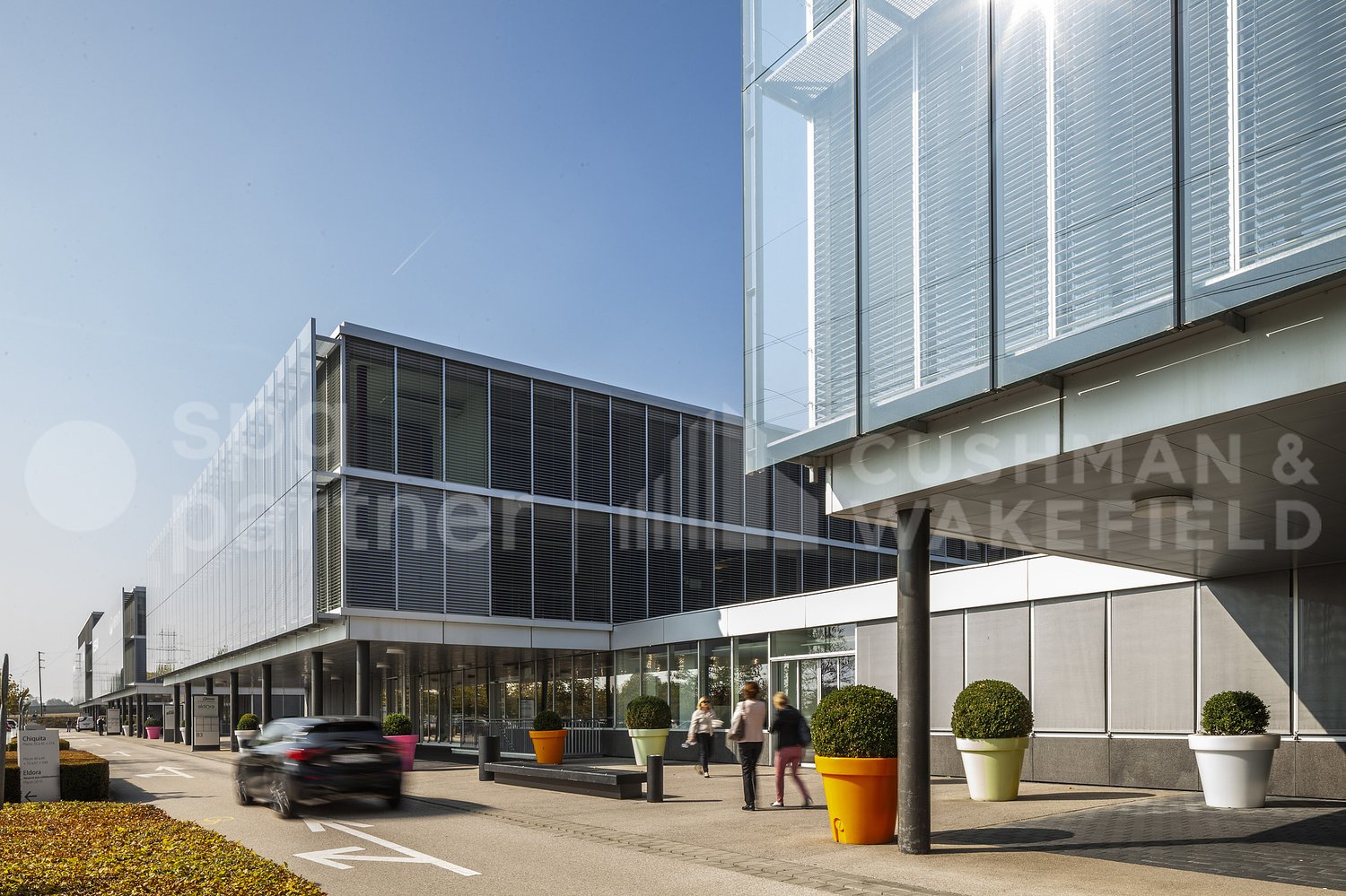 300m² office