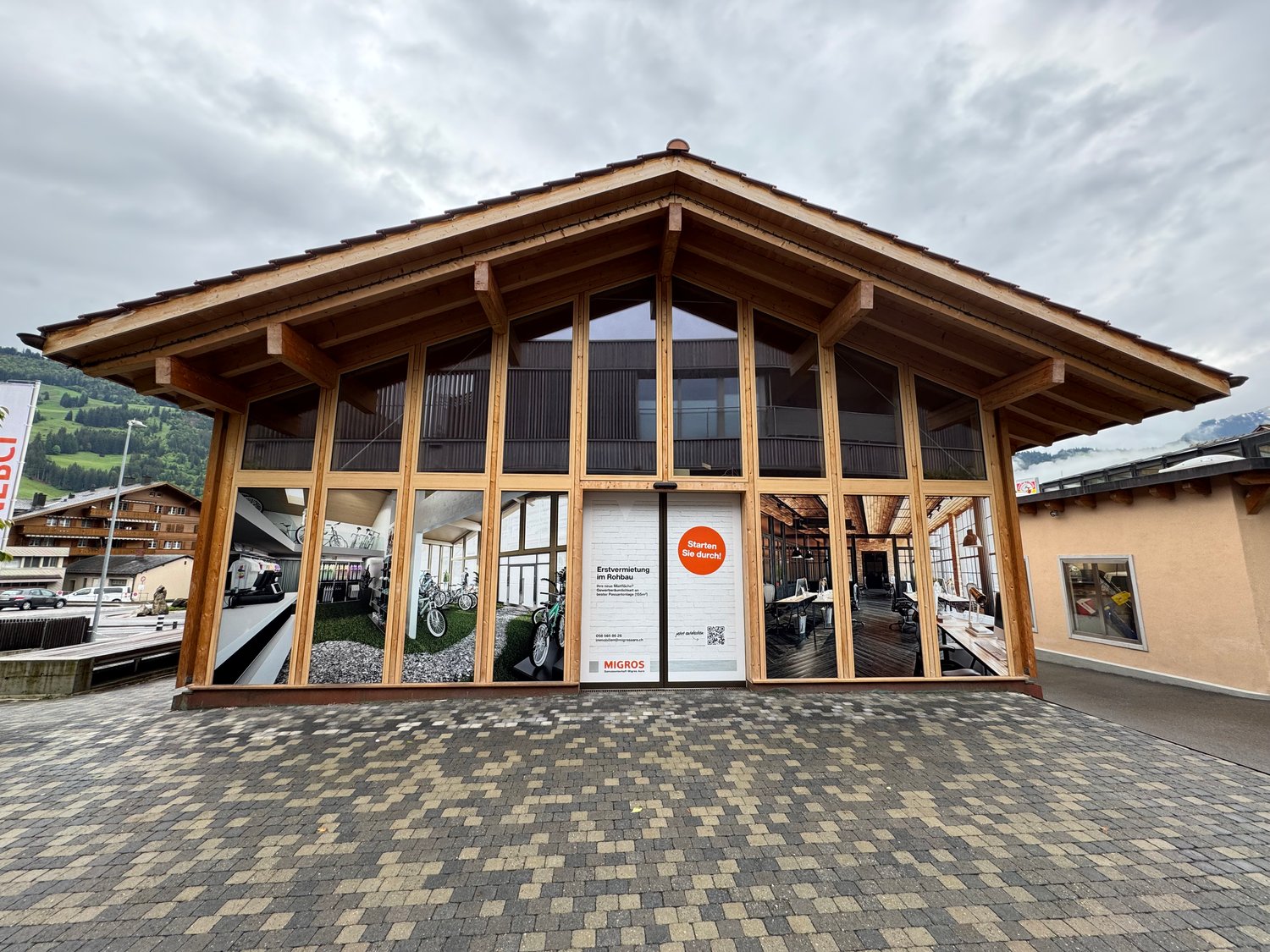 155m² office