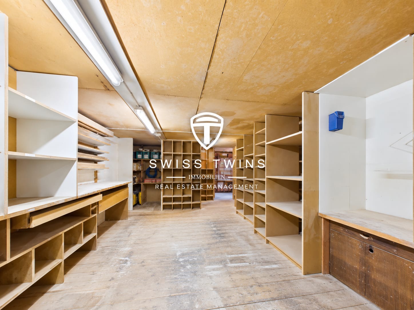 Officina di 301m²