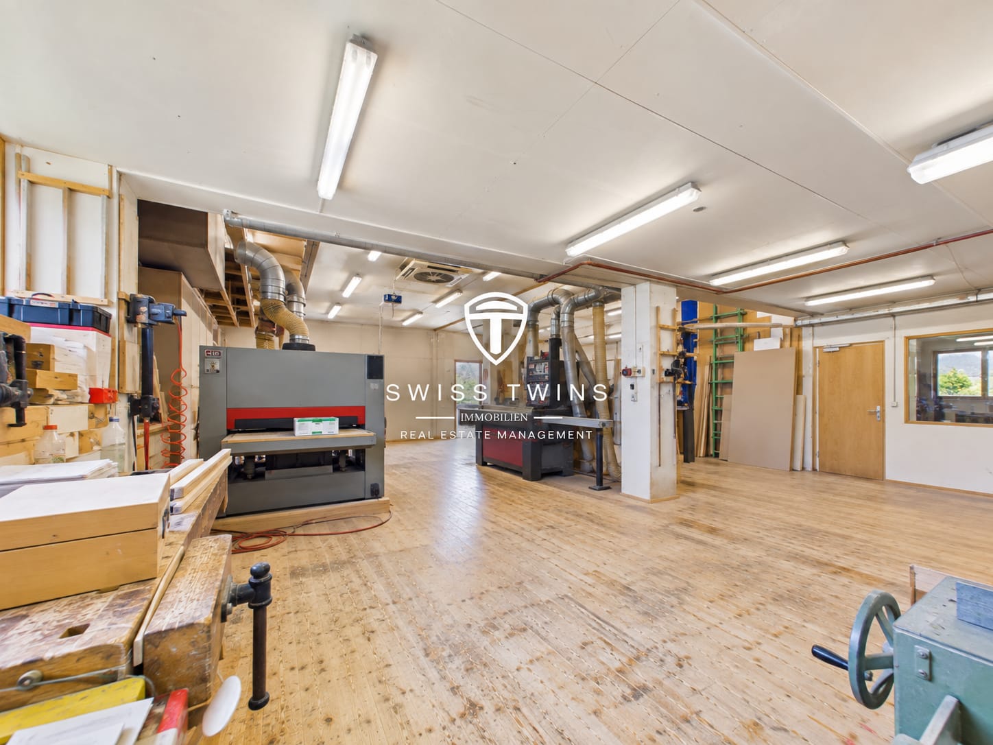 Officina di 301m²