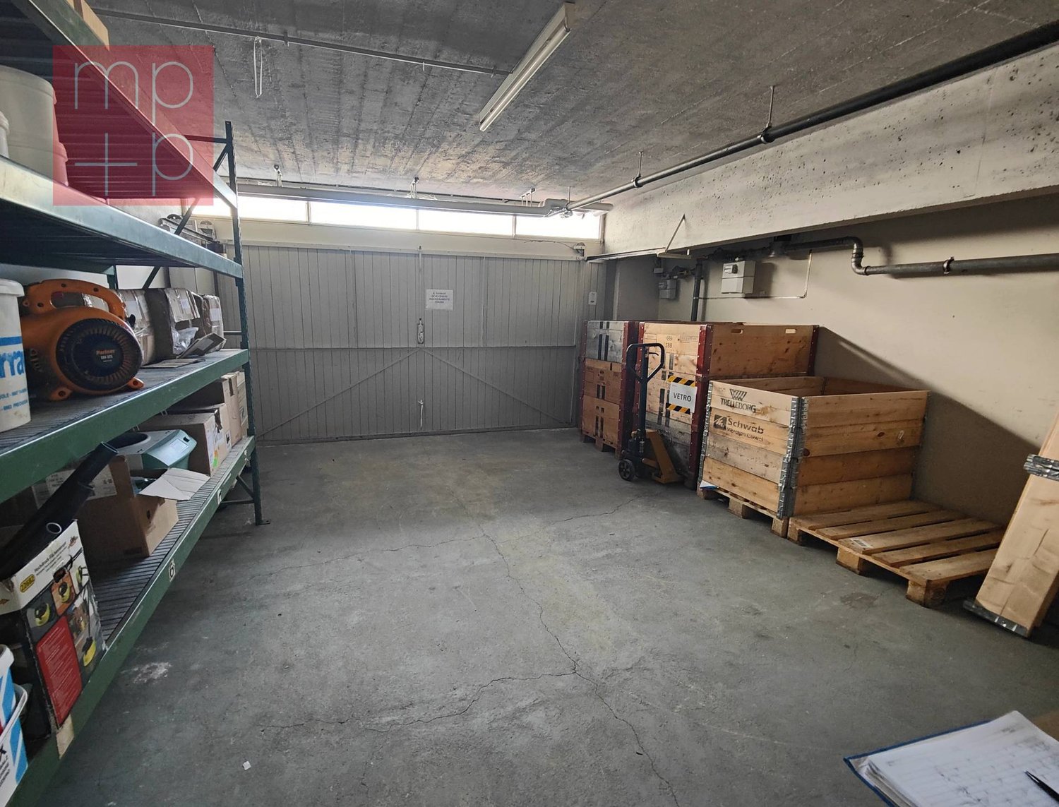1324m² shop