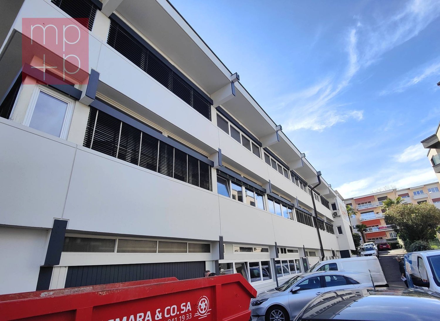 1324m² shop