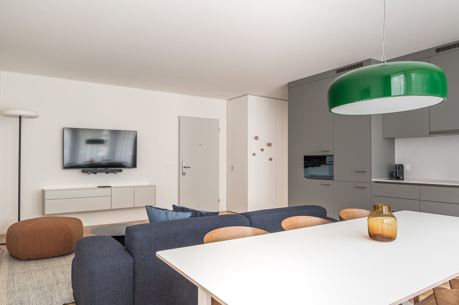Appartamento di 2 ½ locali arredato, foto 3 di 10