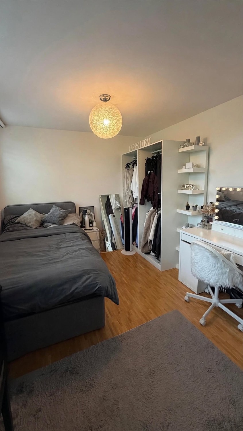 Zimmer in einer WG

Bevorzugt eine Frau 👩🏼 – wir suchen eine weibliche Mitbewohnerin, um die WG gemischt zu halten.

Suchen Sie einen neuen Ort, den Sie Ihr Zuhause nennen können? 🏡

Die Wohnung befindet sich in Oerlikon, in einer tollen und praktischen Lage, etwa 8 Minuten vom Bahnhof Oerlikon e