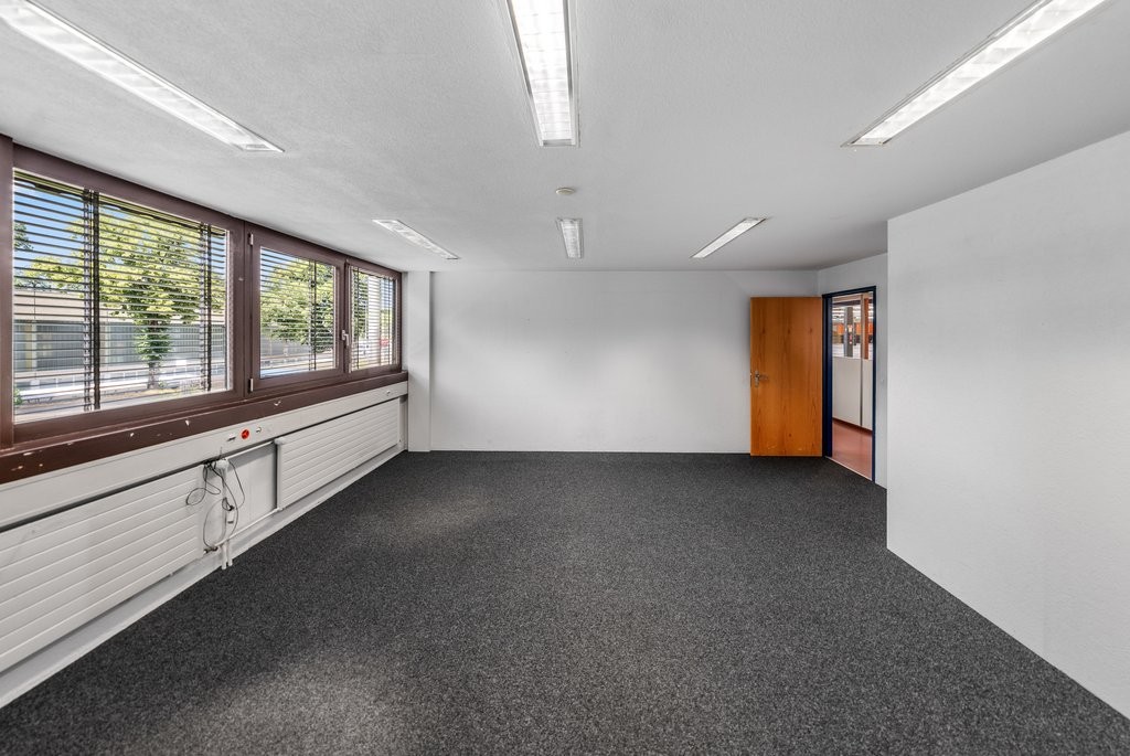68m² office