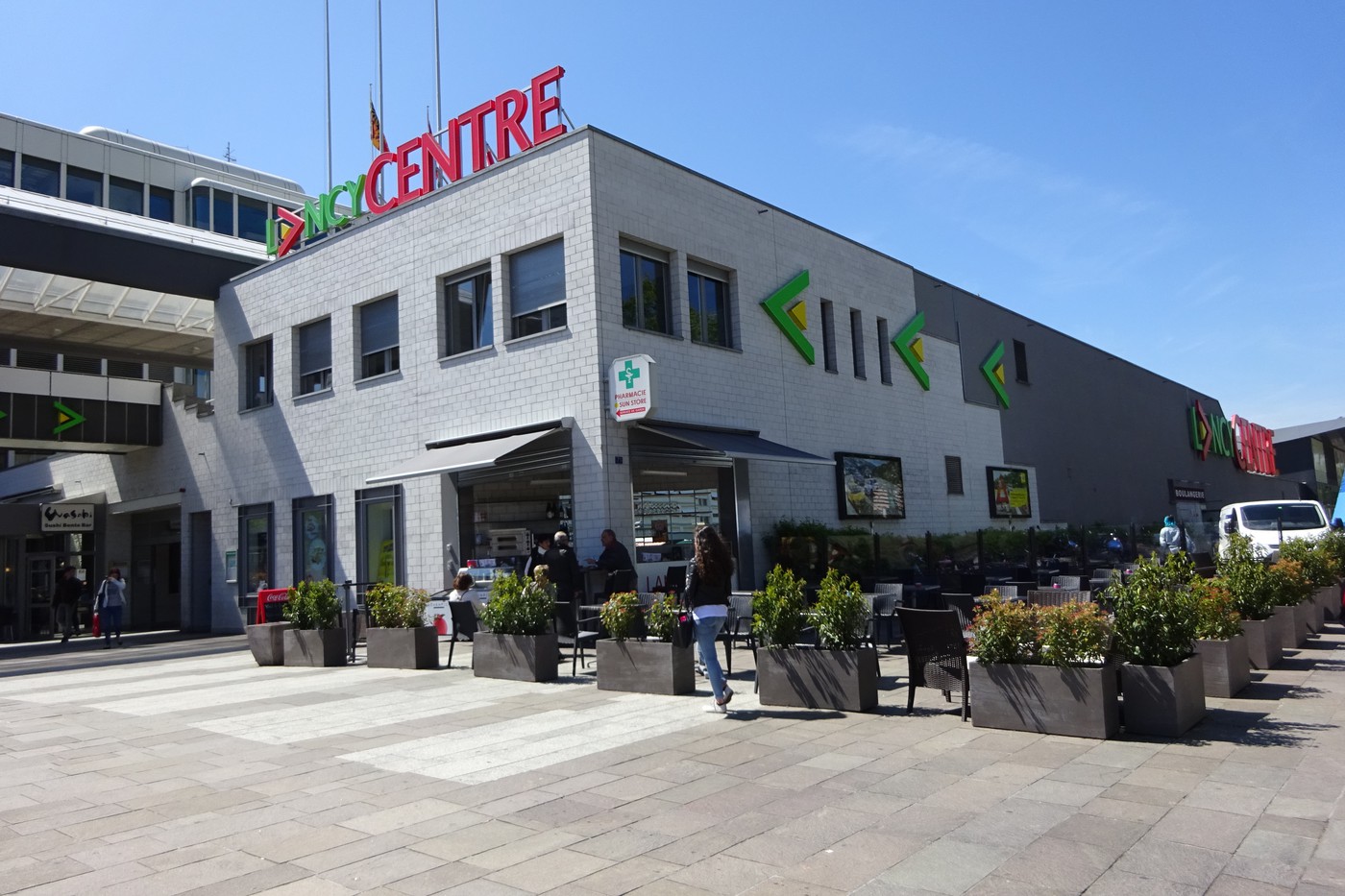 negozio di 166m²