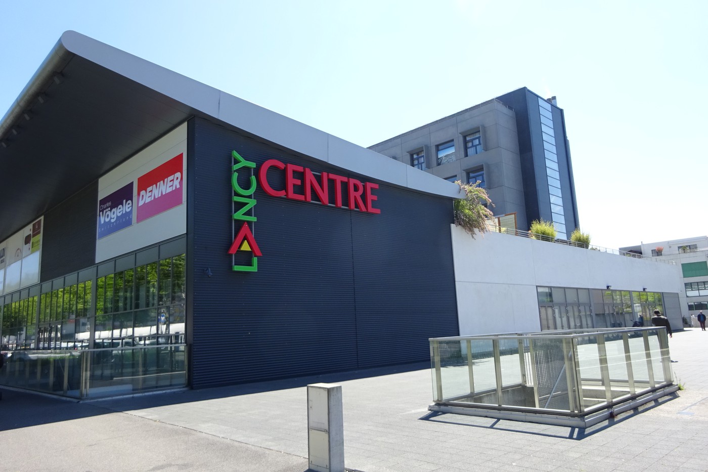 negozio di 166m²