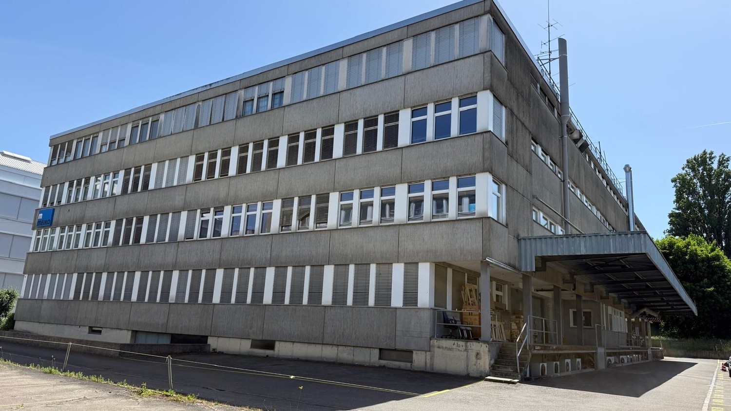 800m² commerciale