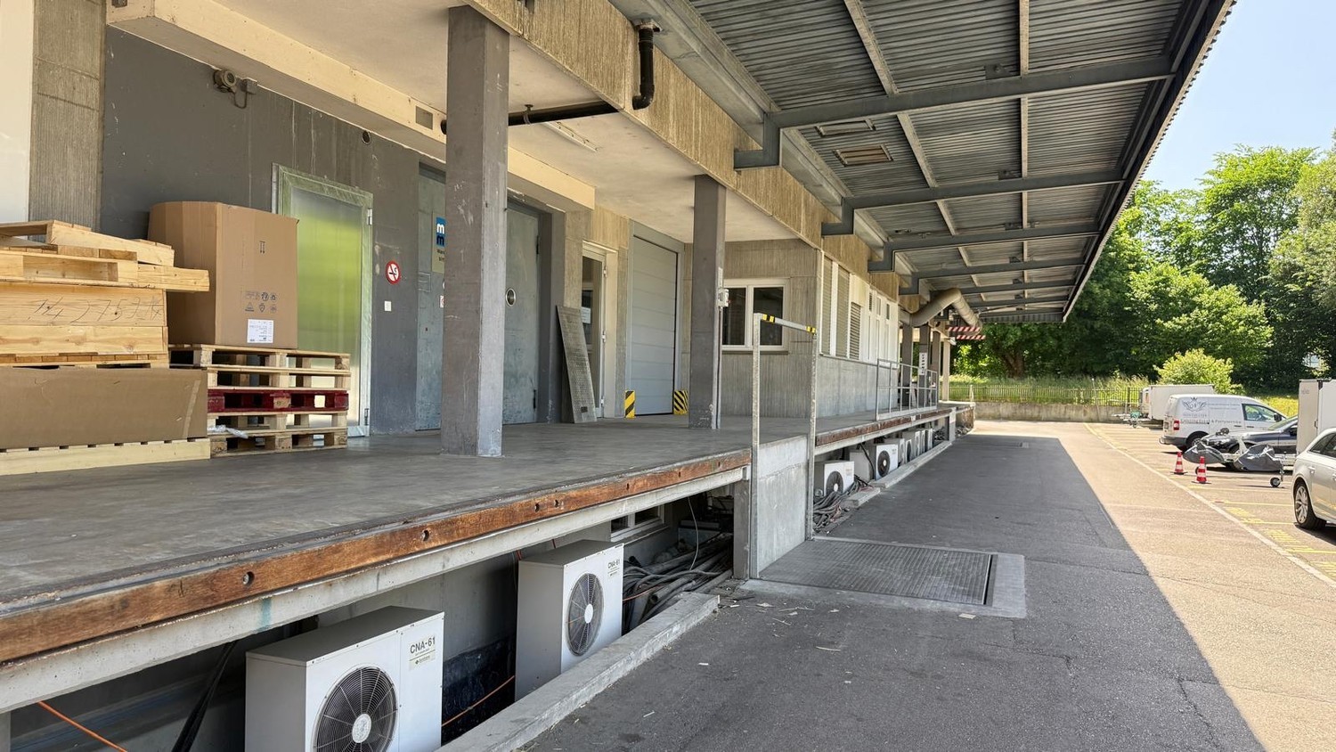 800m² commerciale