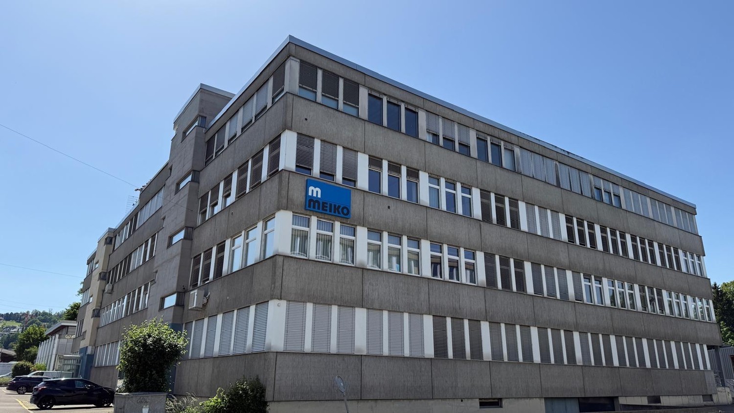 800m² commerciale