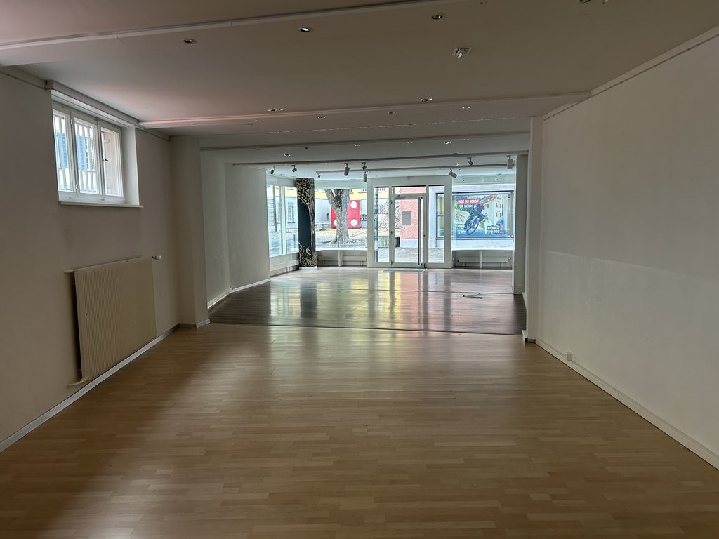 negozio di 145m²