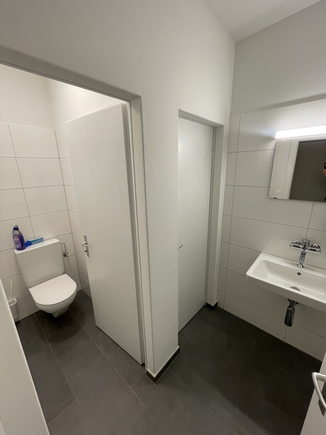 300-1240m² commerciale