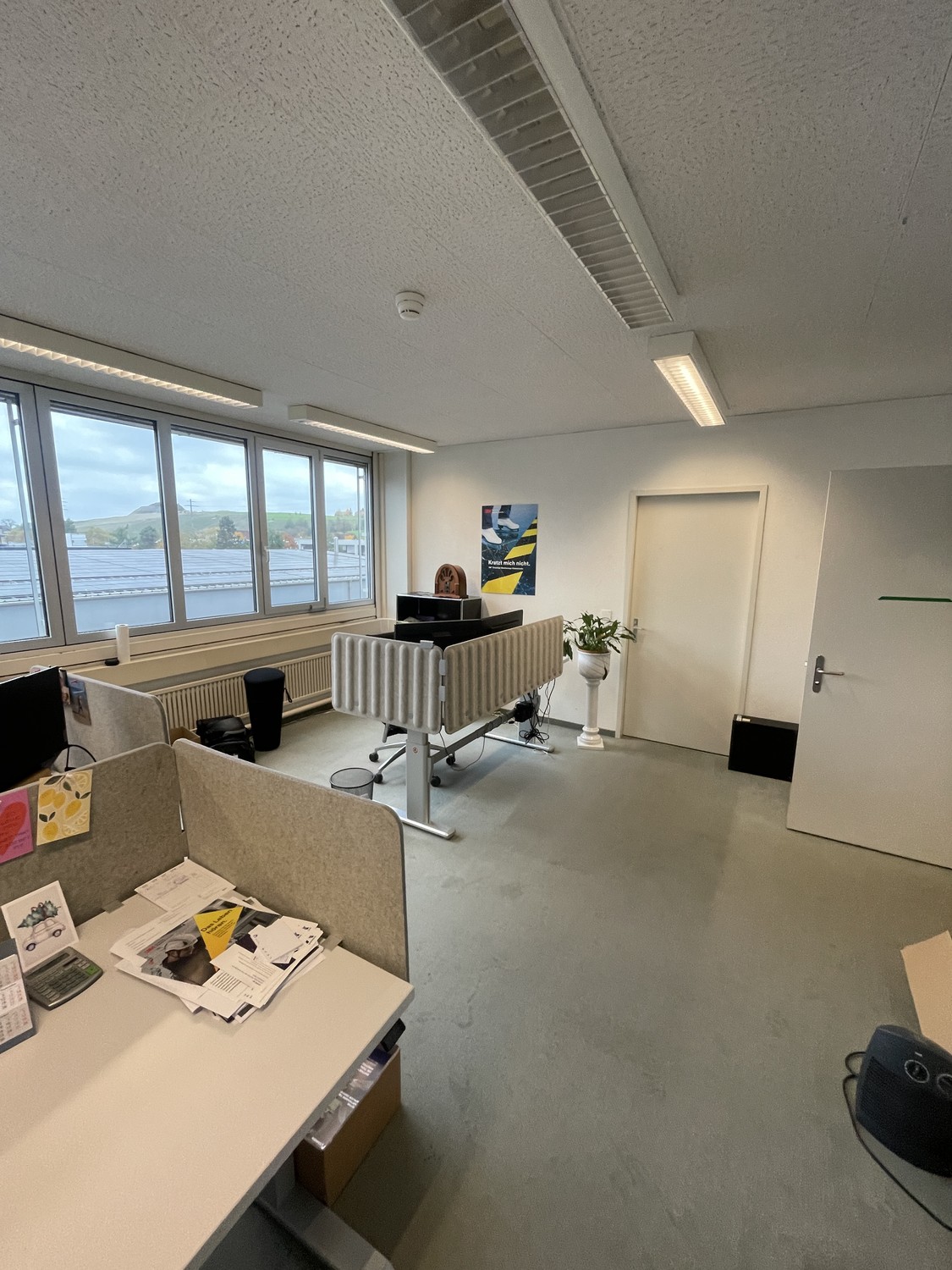 300-1240m² commerciale