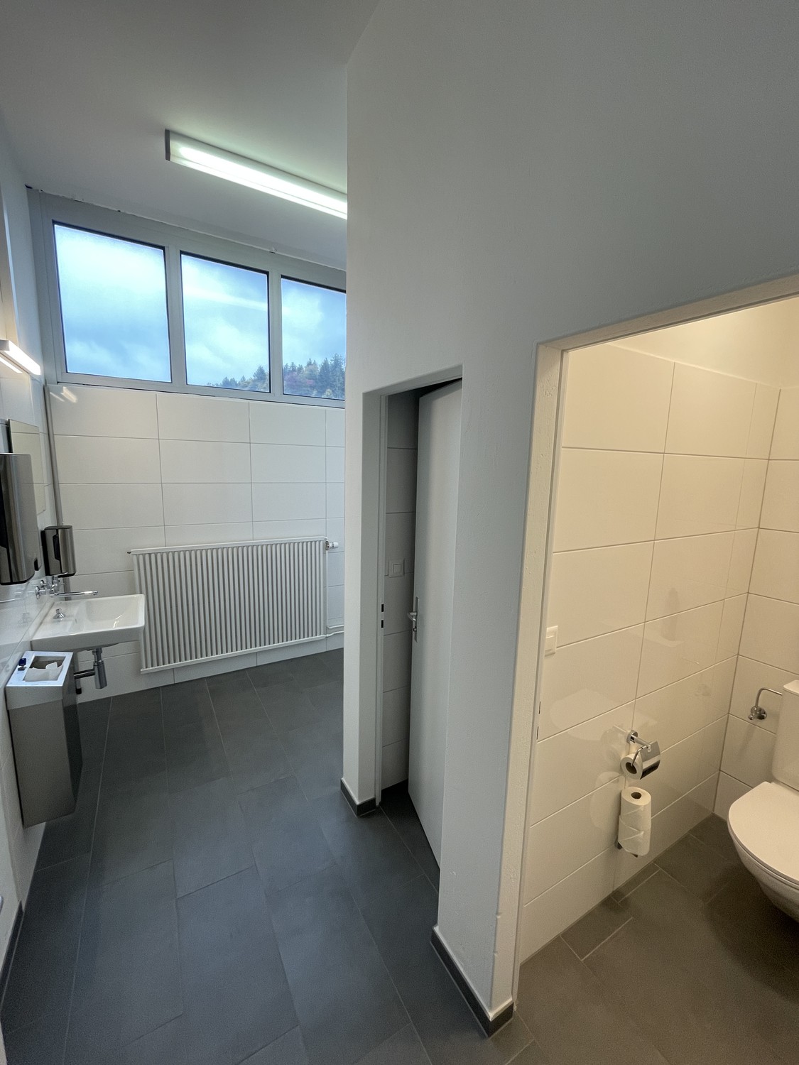 300-1240m² commerciale