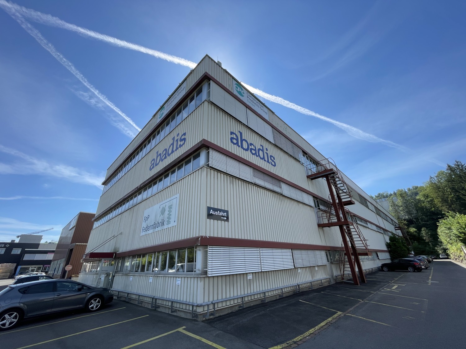 300-1240m² commerciale