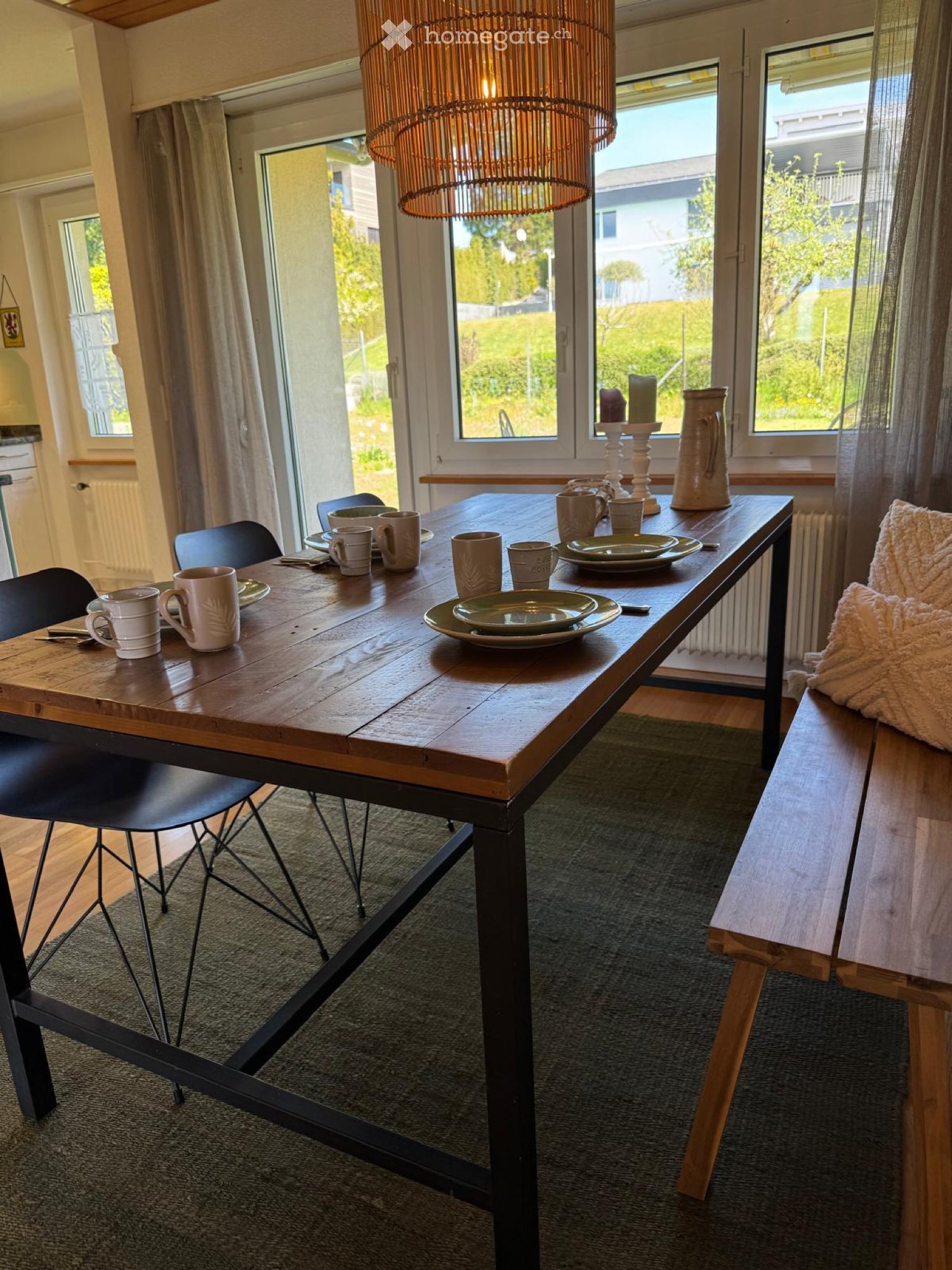 3280 Murten

Maison meublée à louer à la semaine ou au mois.
Prix sur demande.

Données clés :
- Entrée avec grand vestiaire
- 3 chambres à coucher
- Cuisine avec coin repas et accès à la terrasse
- Salon avec accès à la terrasse
- Salle de bain avec baignoire
- WC séparé
- Couloir avec armoire mura