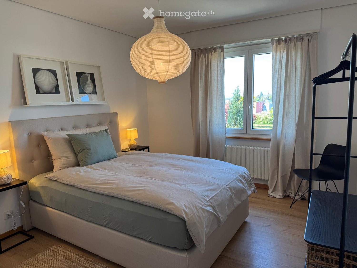 3280 Murten

Maison meublée à louer à la semaine ou au mois.
Prix sur demande.

Données clés :
- Entrée avec grand vestiaire
- 3 chambres à coucher
- Cuisine avec coin repas et accès à la terrasse
- Salon avec accès à la terrasse
- Salle de bain avec baignoire
- WC séparé
- Couloir avec armoire mura