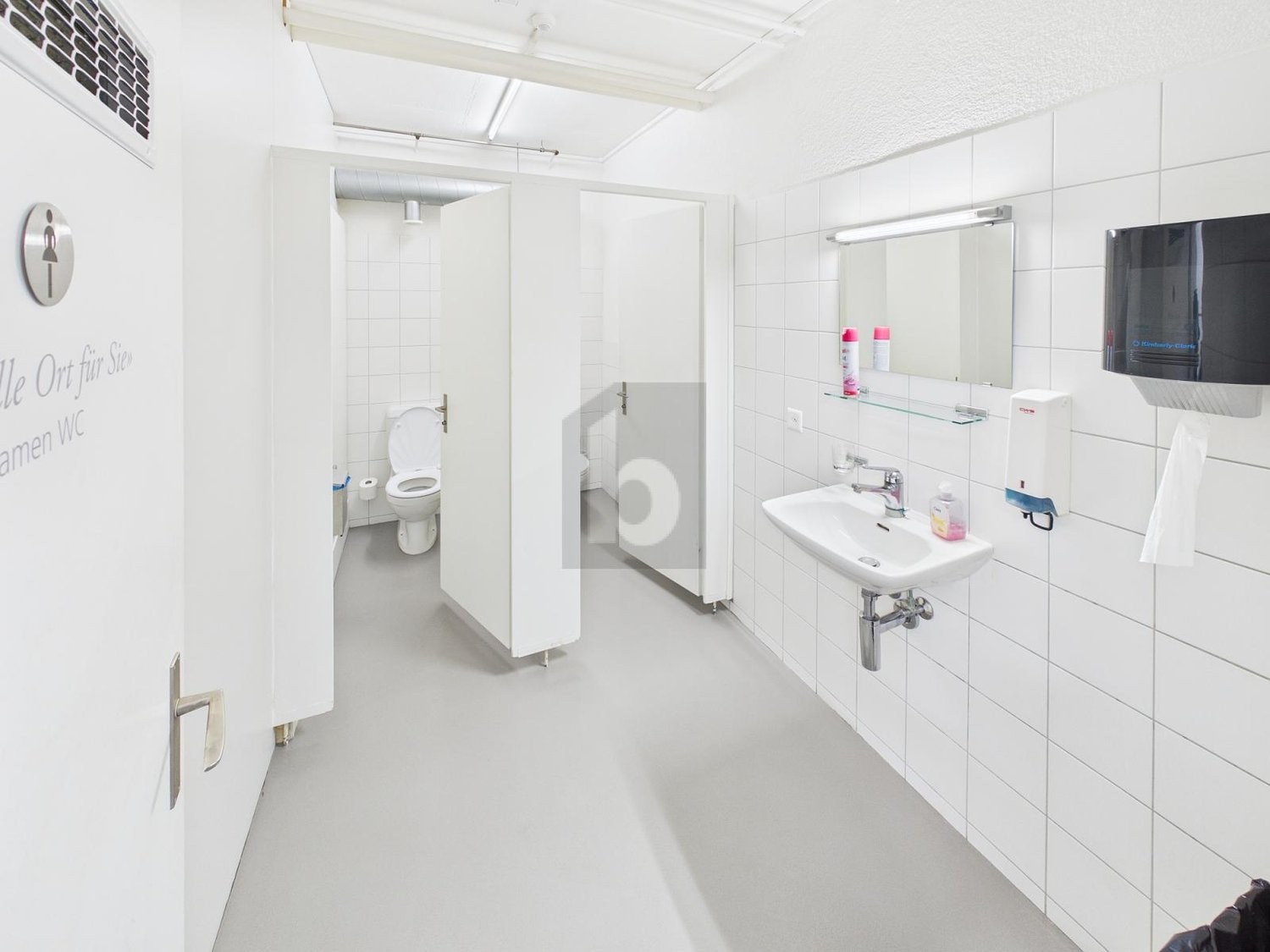 155m² office