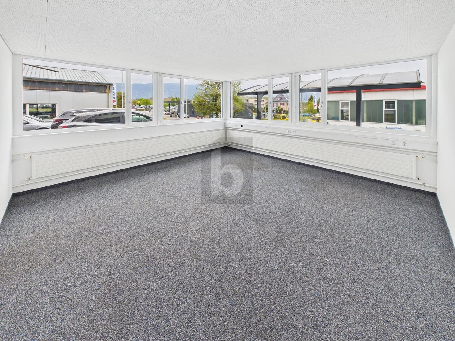 155m² office