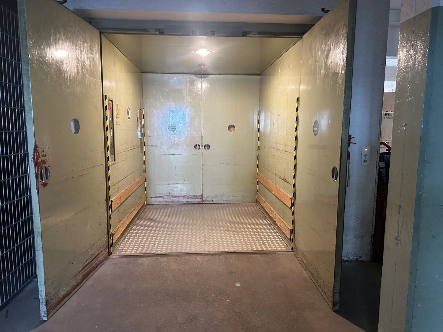 163m² hobby room