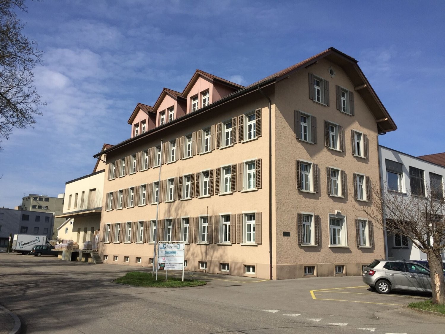 163m² hobby room