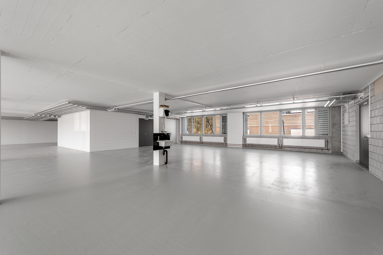 708m² commerciale, foto 9 di 10