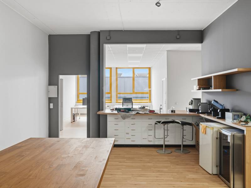 348m² ufficio
