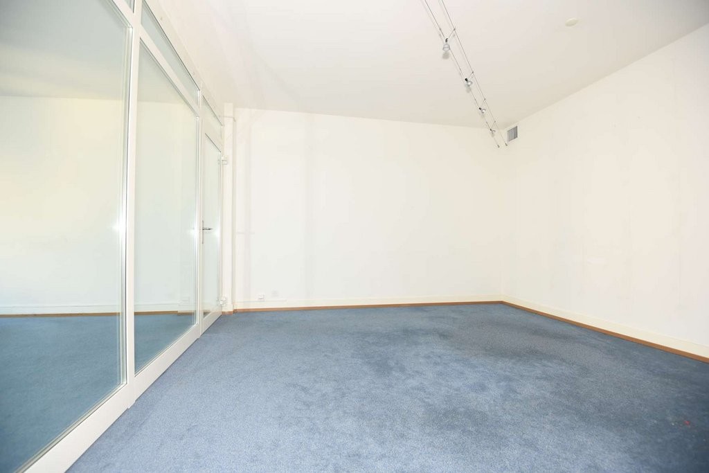 80m² Büro