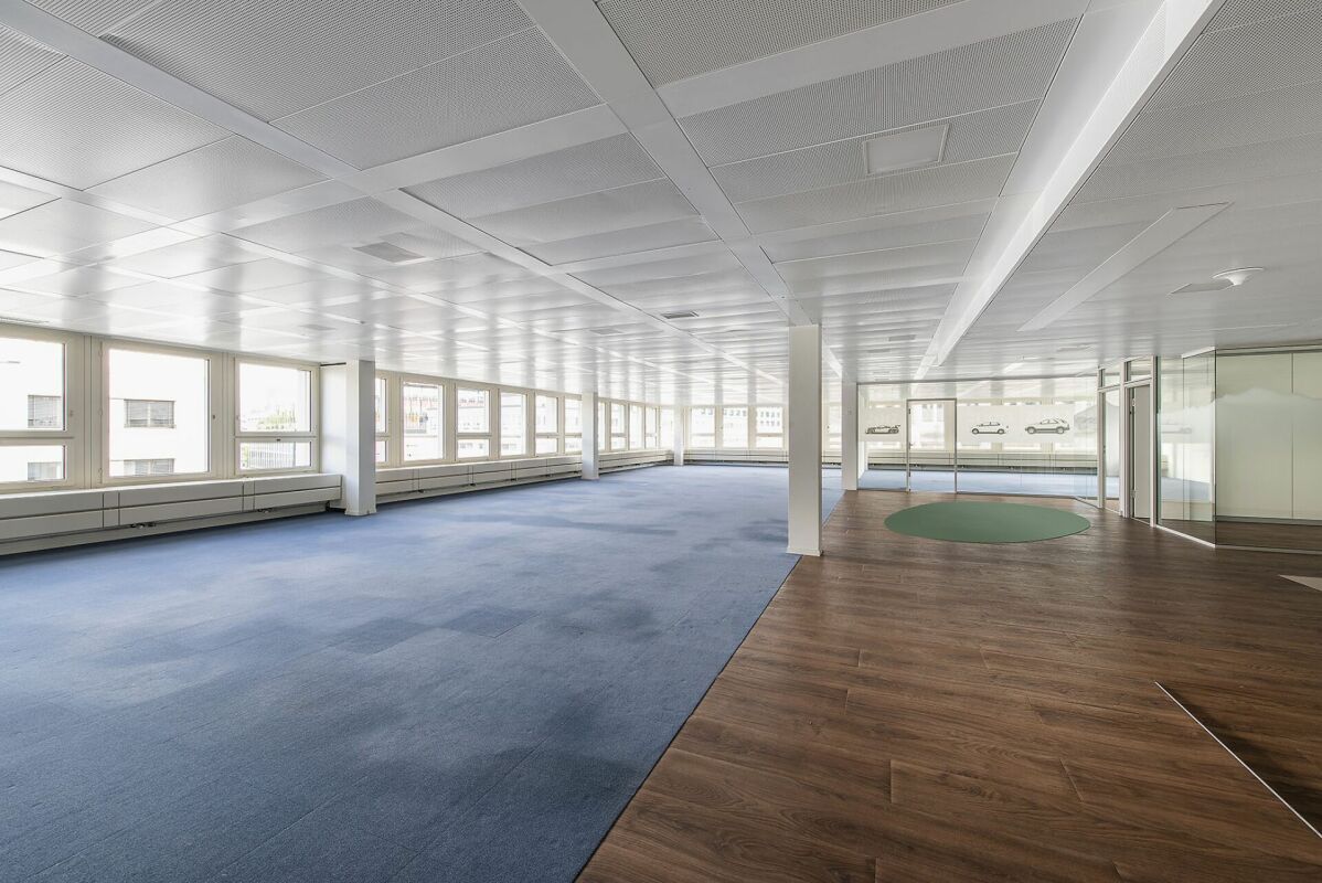 1206m² office