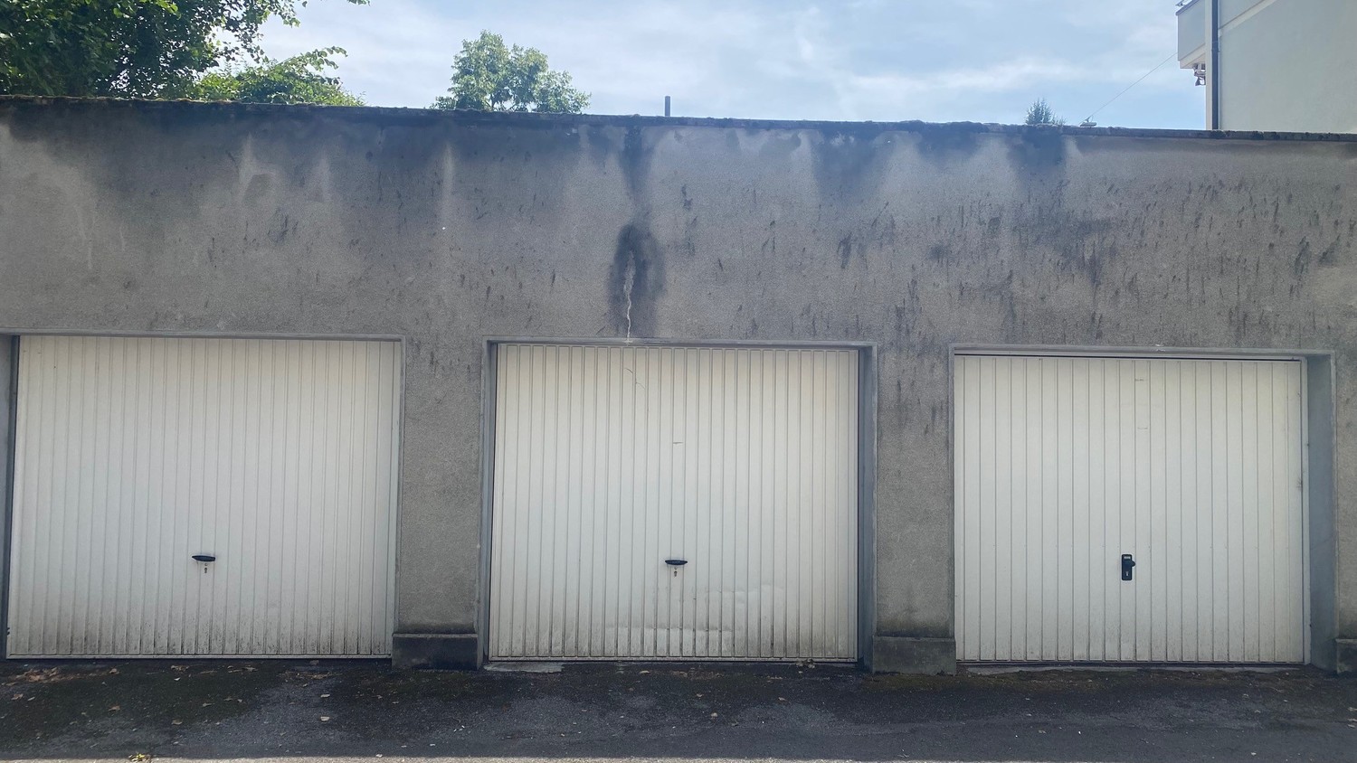 Posto auto interrato di 8m², foto 1 di 2