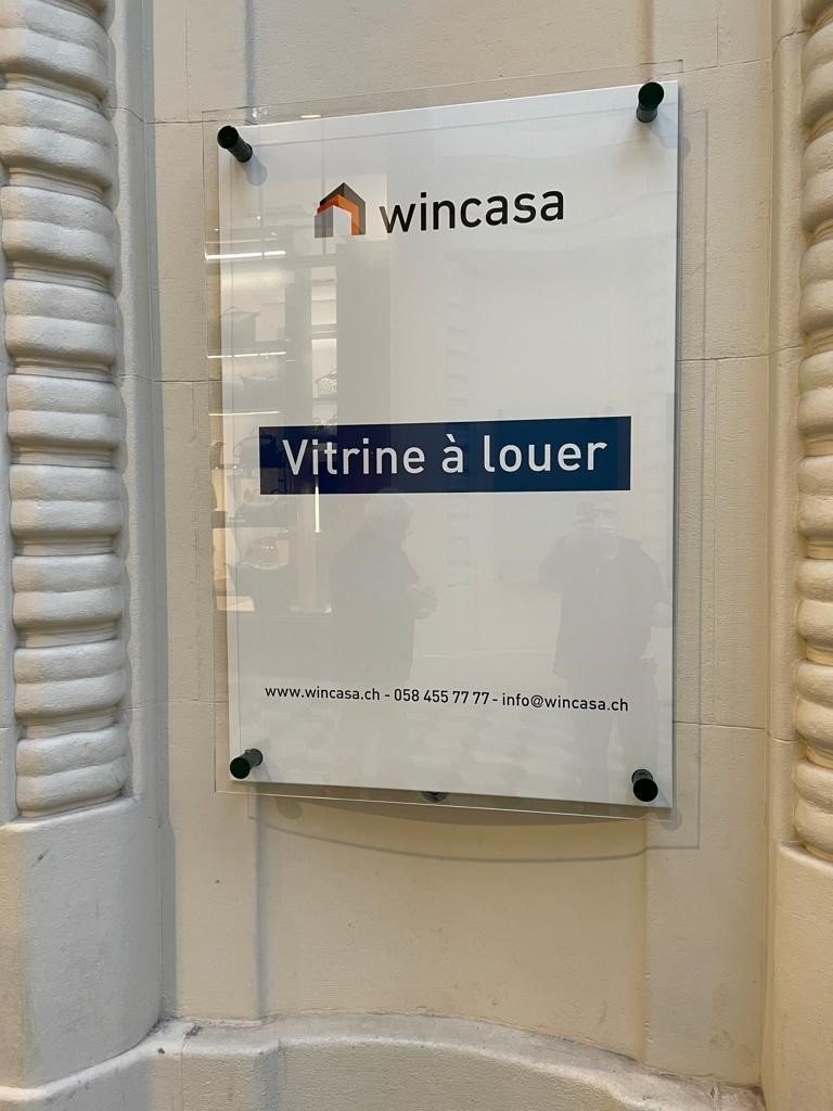 Zona pubblicitaria, foto 2 di 2