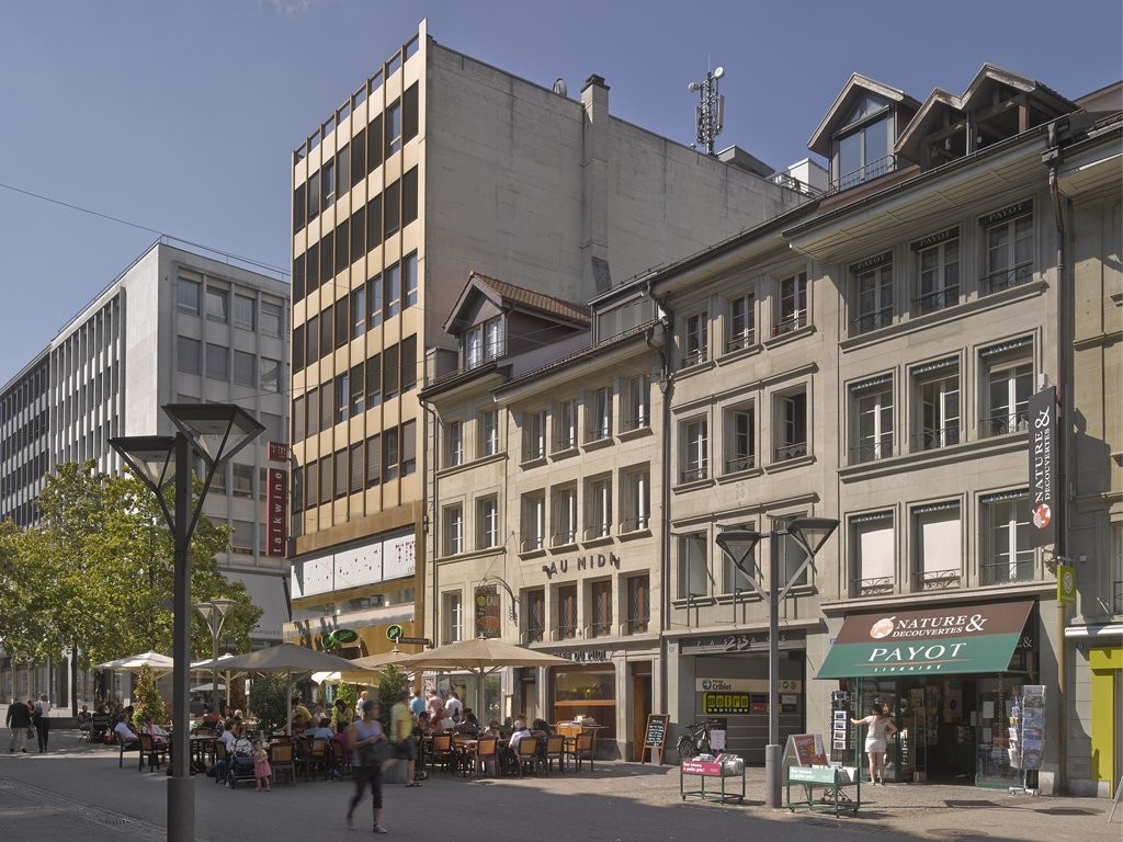 790m² negozio