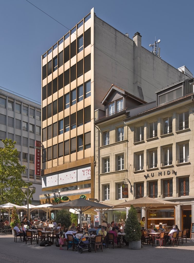 790m² negozio