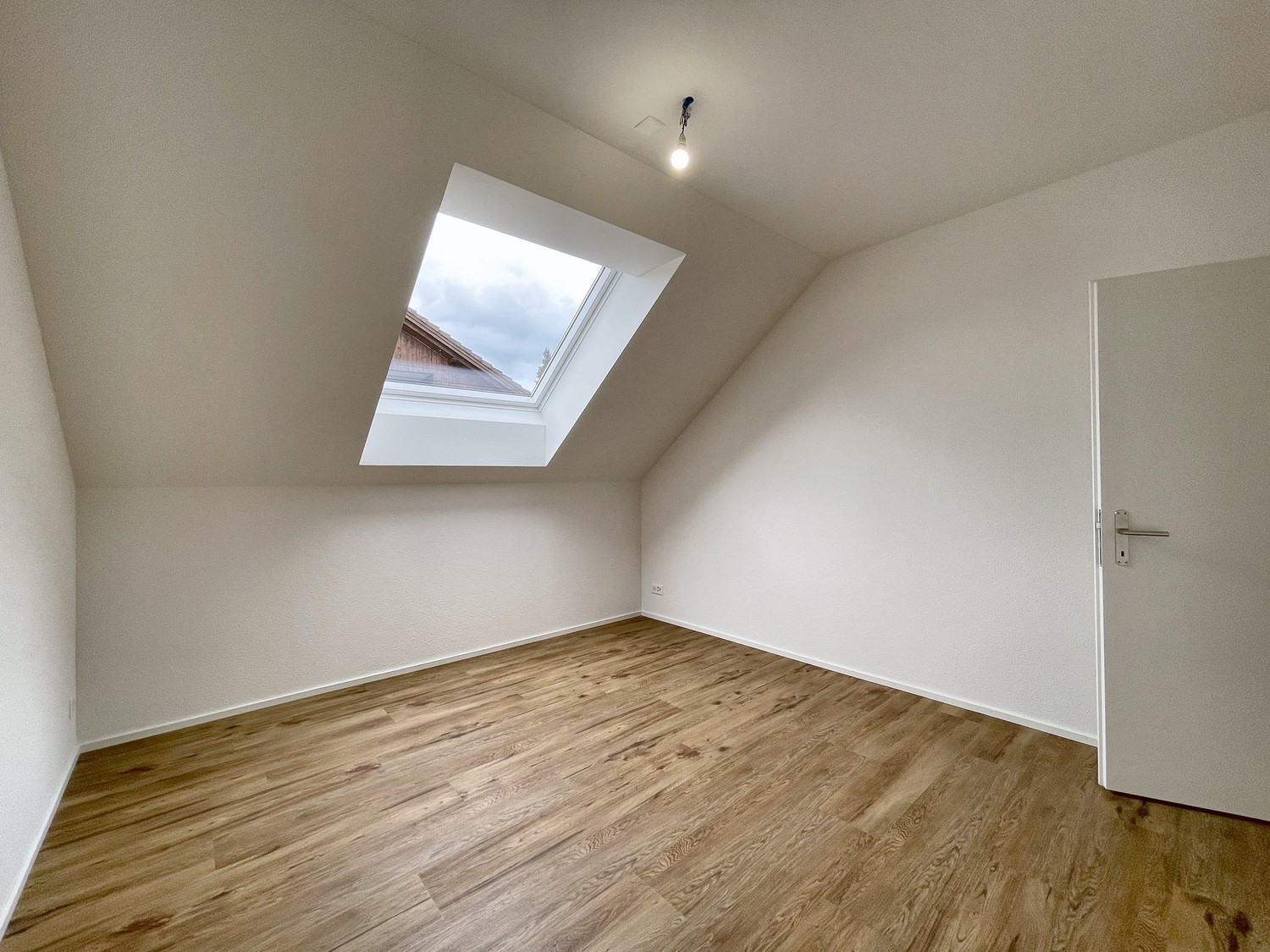 Appartamento mansardato di 2 ½ locali, foto 6 di 8