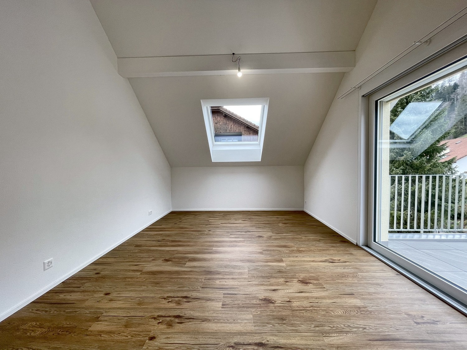 Appartamento mansardato di 2 ½ locali, foto 4 di 8