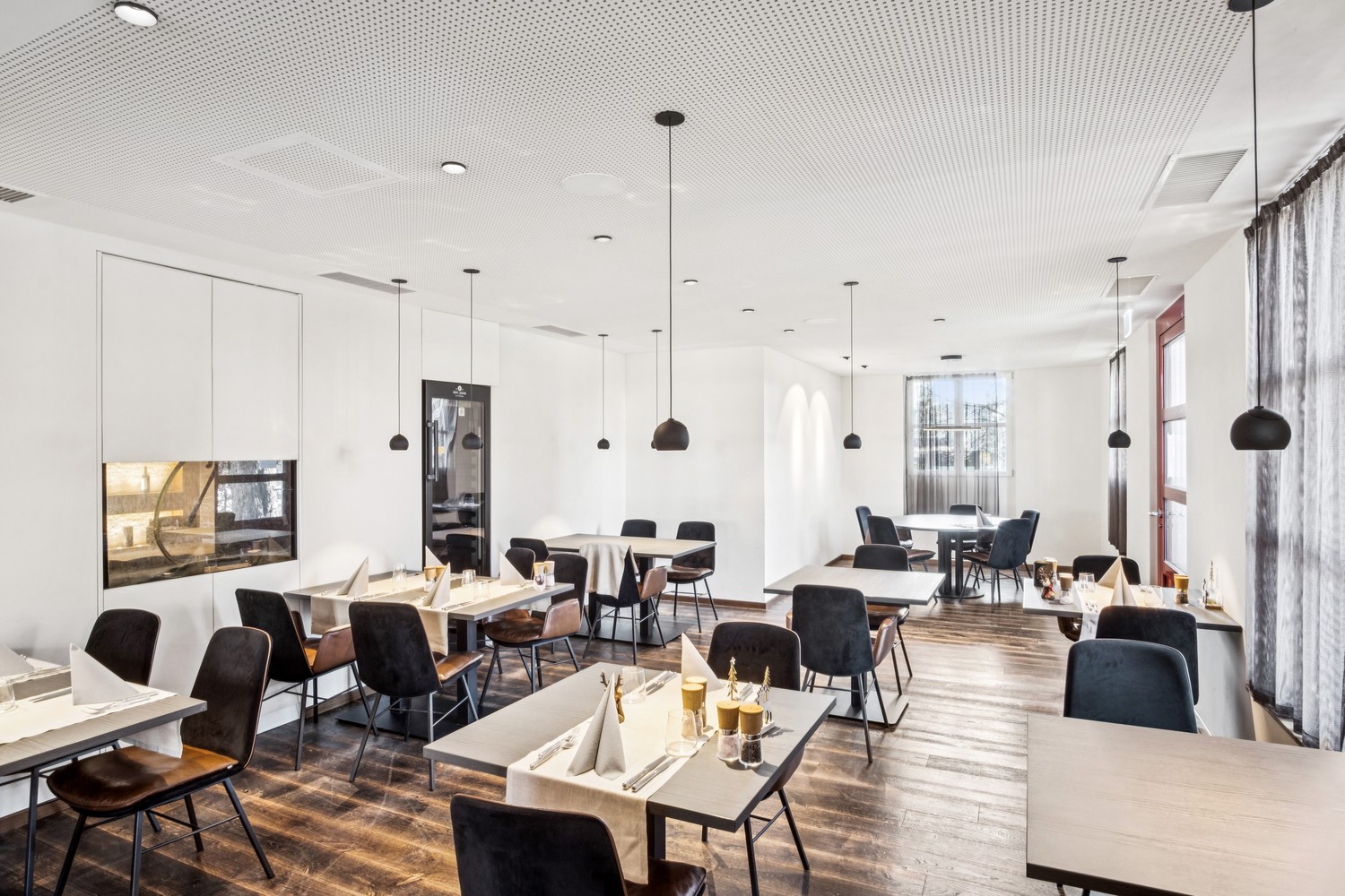 385m² restaurant