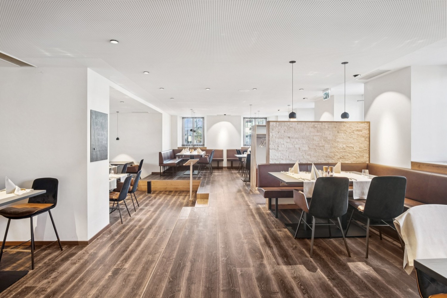 385m² restaurant