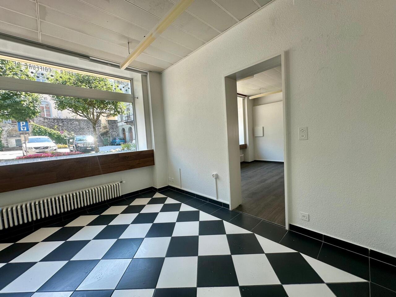 130m² commerciale